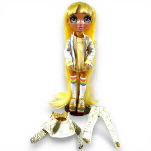 MGA Entertainment Rainbow High Sunny Madison Series 1 Doll Yellow Outfit 10.5"